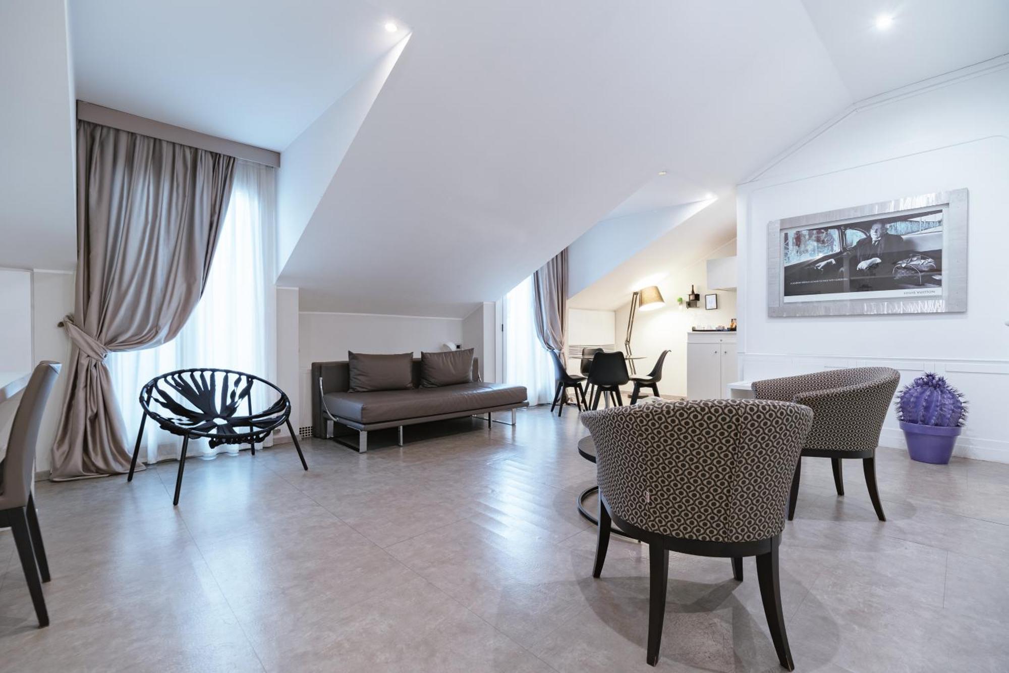 Montenapoleone Suites, Milan